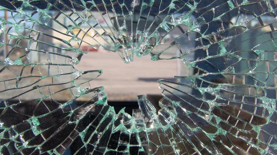 At What Temperature Does Glass Shatter?