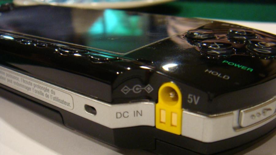 Where Is the AOSS Button on the PSP?