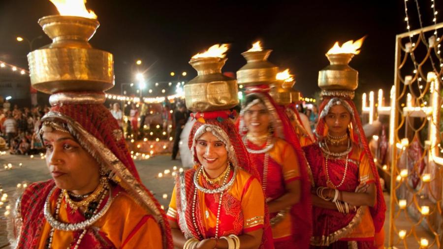 What Special Clothing Is Traditionally Worn for Diwali?